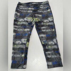 Ladies athletic capris mondetta medium